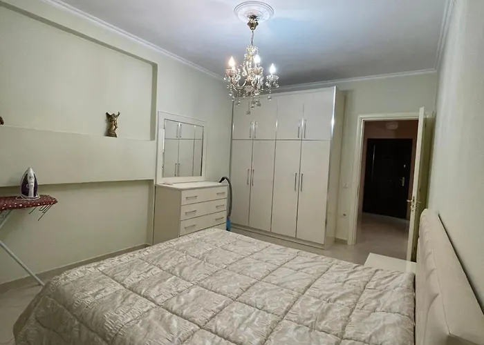 Rey アパート Kashari